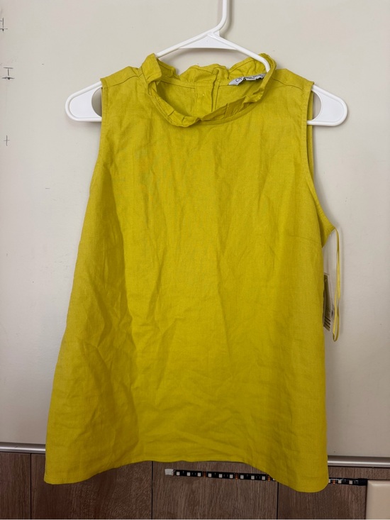 Tops - Sleeveless Top size S
